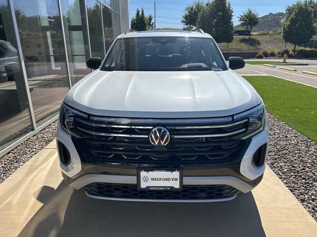 2024 Volkswagen Atlas 2.0T Peak Edition SEL