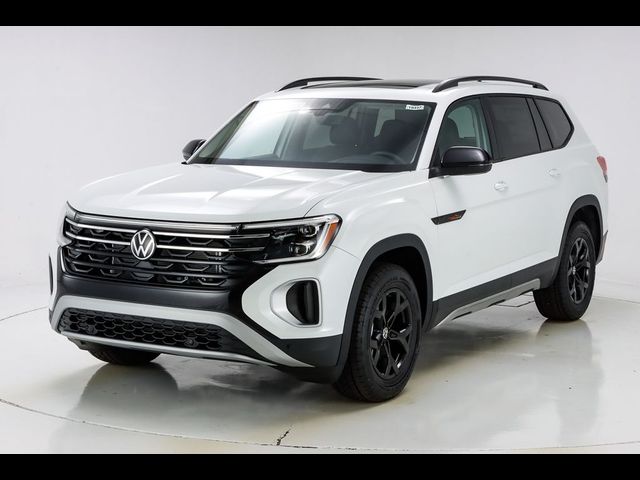 2024 Volkswagen Atlas 2.0T Peak Edition SEL