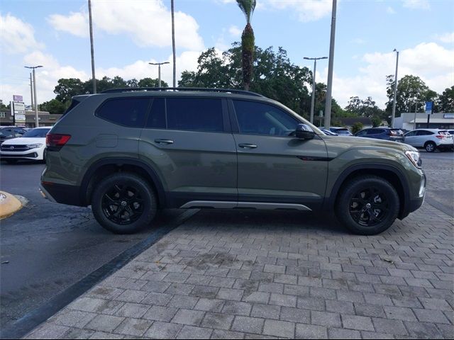 2024 Volkswagen Atlas 2.0T Peak Edition SEL