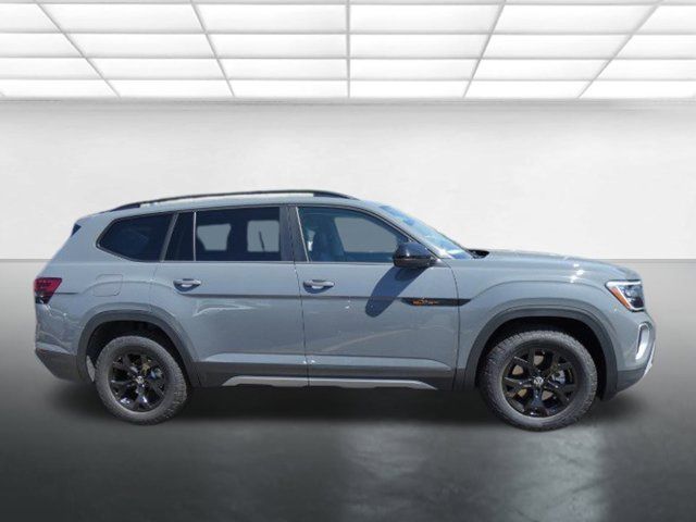 2024 Volkswagen Atlas 2.0T Peak Edition SEL