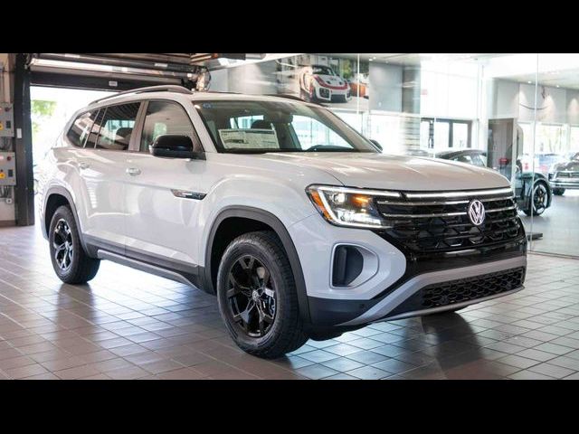 2024 Volkswagen Atlas 2.0T Peak Edition SEL