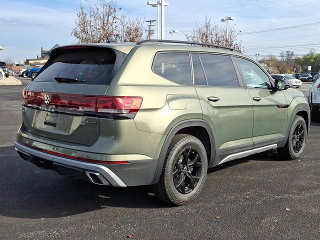 2024 Volkswagen Atlas 2.0T Peak Edition SEL