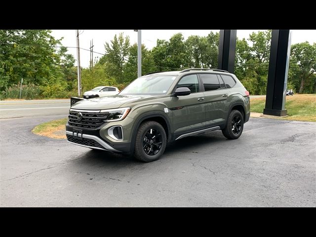 2024 Volkswagen Atlas 2.0T Peak Edition SEL