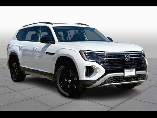 2024 Volkswagen Atlas 2.0T Peak Edition SEL