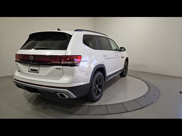 2024 Volkswagen Atlas 2.0T Peak Edition SEL