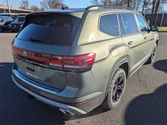 2024 Volkswagen Atlas 2.0T Peak Edition SEL