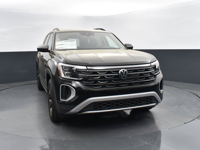 2024 Volkswagen Atlas 2.0T Peak Edition SEL