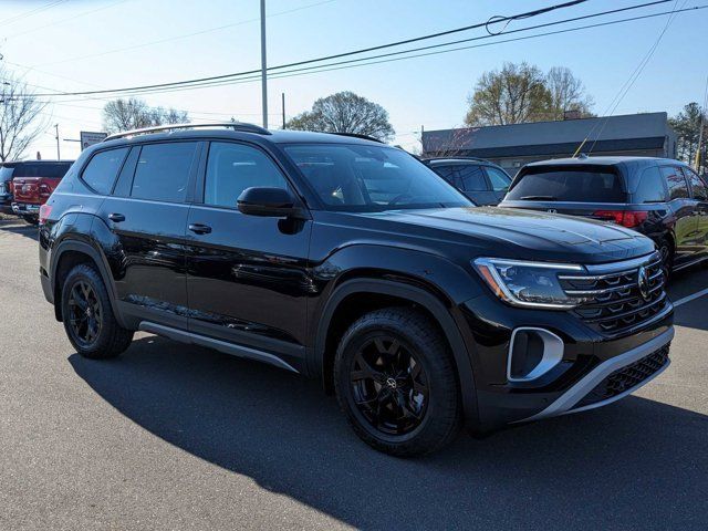 2024 Volkswagen Atlas 2.0T Peak Edition SEL