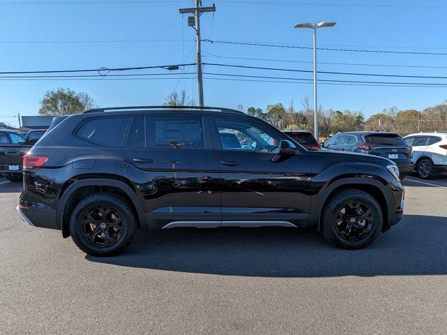 2024 Volkswagen Atlas 2.0T Peak Edition SEL