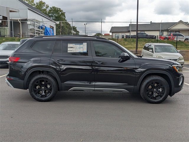 2024 Volkswagen Atlas 2.0T Peak Edition SEL