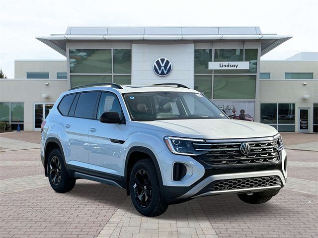 2024 Volkswagen Atlas 2.0T Peak Edition SEL