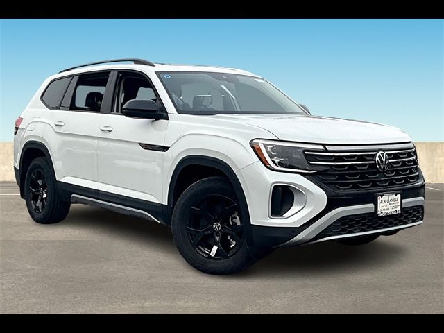2024 Volkswagen Atlas 2.0T Peak Edition SEL
