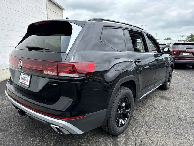 2024 Volkswagen Atlas 2.0T Peak Edition SEL