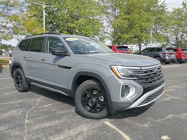 2024 Volkswagen Atlas 2.0T Peak Edition SEL