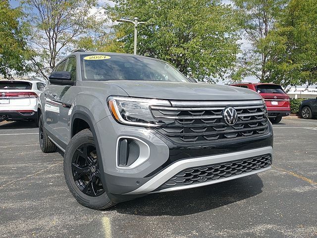 2024 Volkswagen Atlas 2.0T Peak Edition SEL