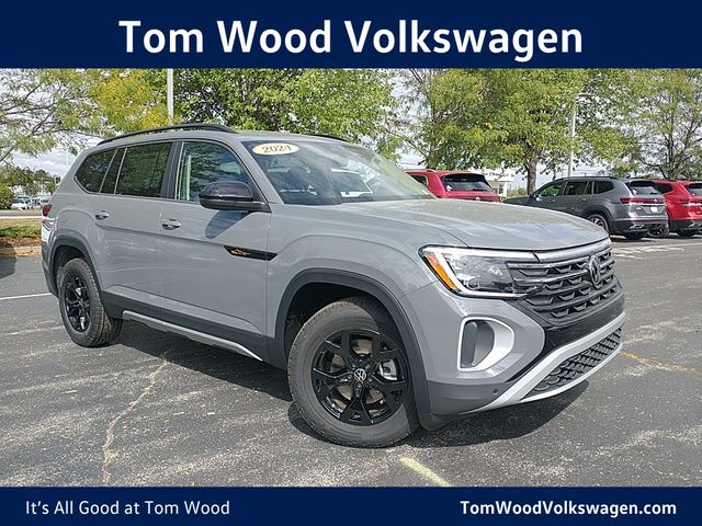 2024 Volkswagen Atlas 2.0T Peak Edition SEL