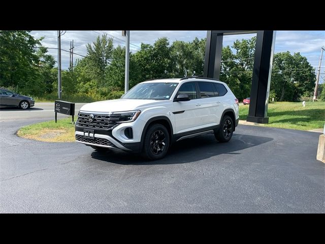 2024 Volkswagen Atlas 2.0T Peak Edition SEL