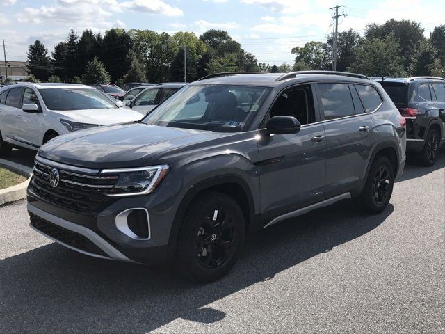 2024 Volkswagen Atlas 2.0T Peak Edition SEL