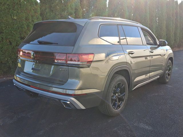 2024 Volkswagen Atlas 2.0T Peak Edition SEL