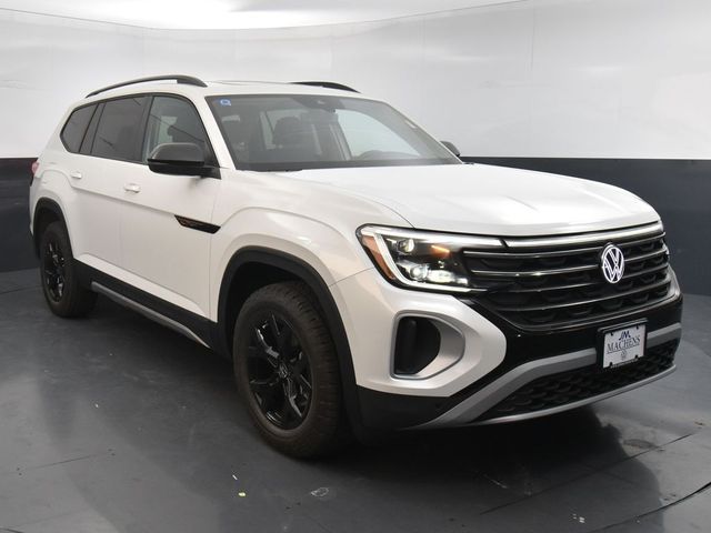 2024 Volkswagen Atlas 2.0T Peak Edition SEL