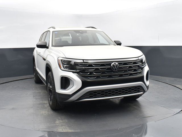 2024 Volkswagen Atlas 2.0T Peak Edition SEL