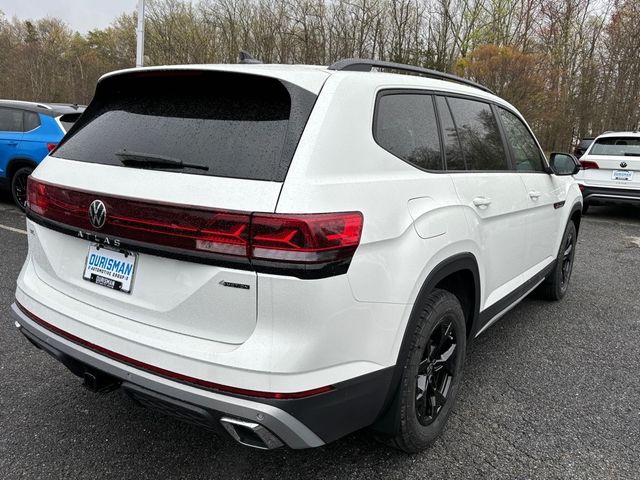 2024 Volkswagen Atlas 2.0T Peak Edition SEL