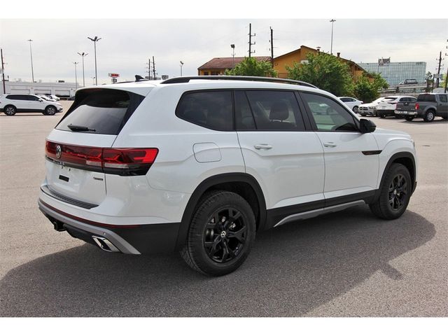 2024 Volkswagen Atlas 2.0T Peak Edition SEL