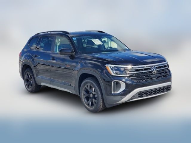 2024 Volkswagen Atlas 2.0T Peak Edition SEL