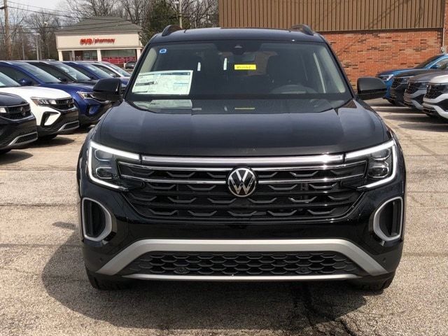 2024 Volkswagen Atlas 2.0T Peak Edition SEL