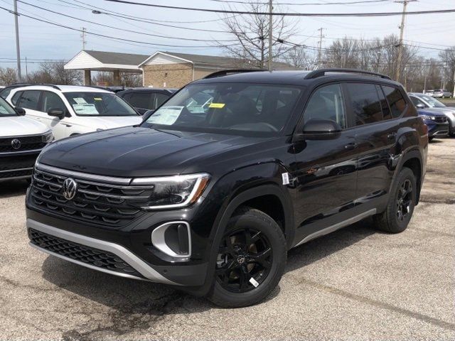 2024 Volkswagen Atlas 2.0T Peak Edition SEL