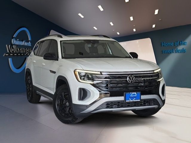 2024 Volkswagen Atlas 2.0T Peak Edition SEL