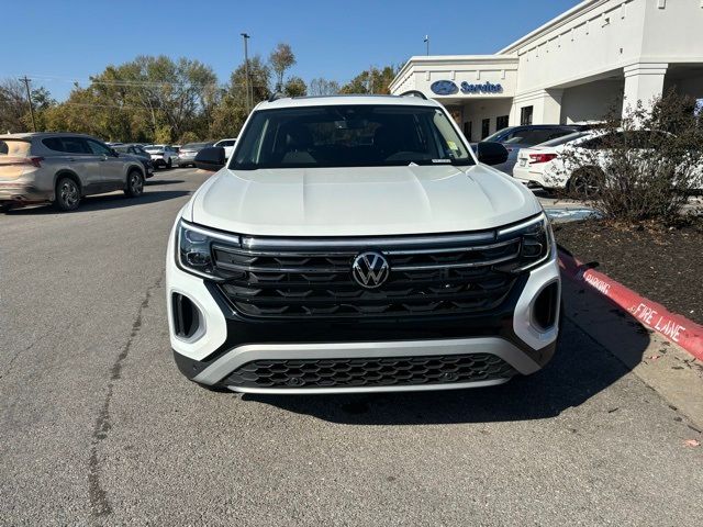 2024 Volkswagen Atlas 2.0T Peak Edition SEL