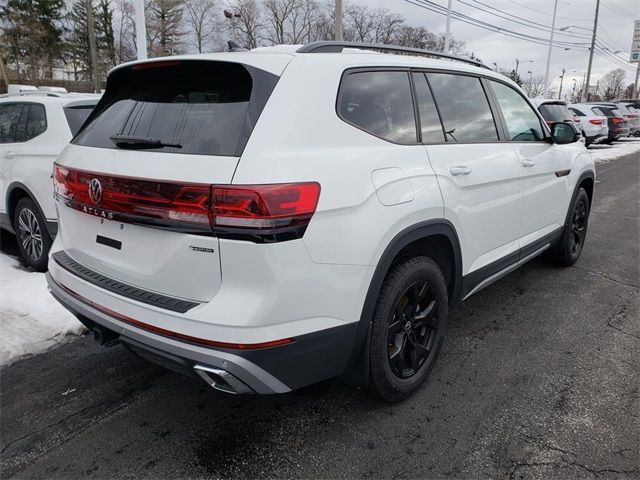 2024 Volkswagen Atlas 2.0T Peak Edition SEL