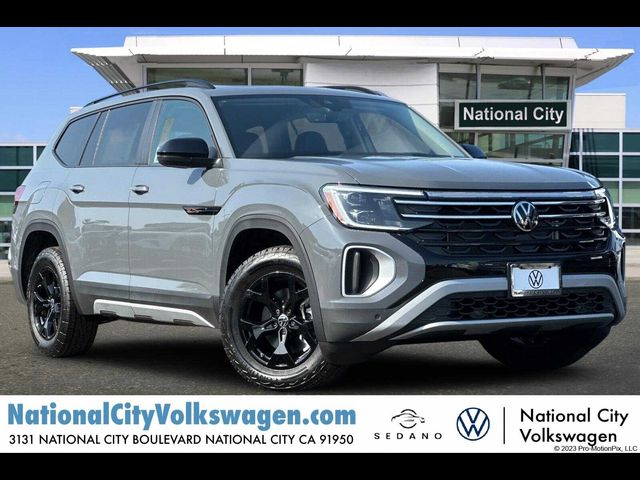 2024 Volkswagen Atlas 2.0T Peak Edition SEL