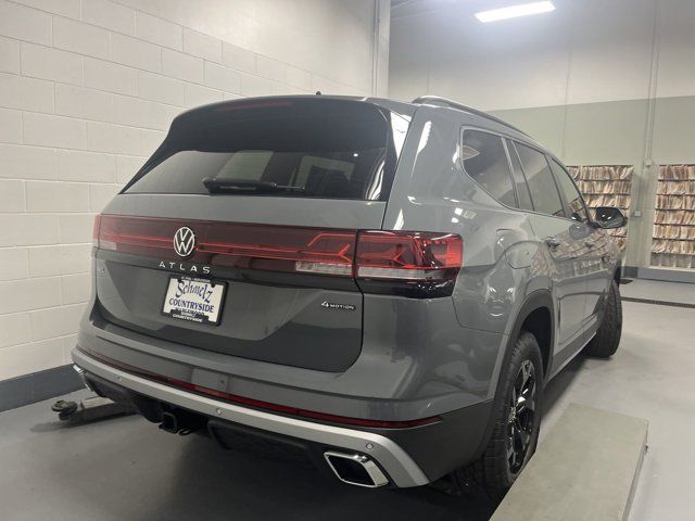 2024 Volkswagen Atlas 2.0T Peak Edition SEL