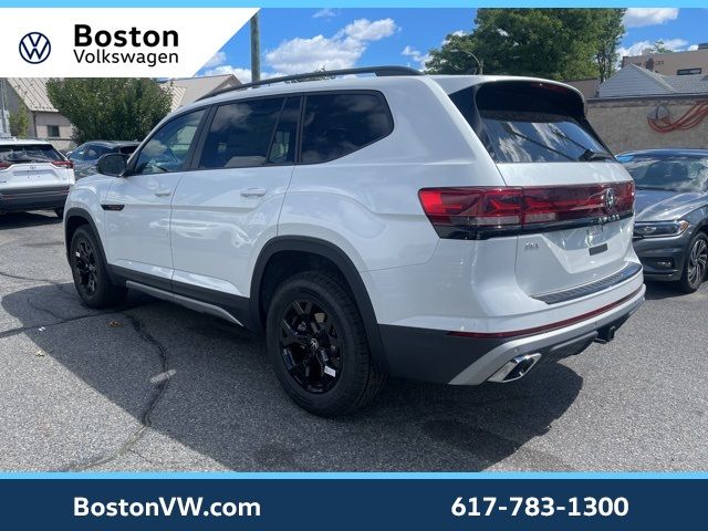 2024 Volkswagen Atlas 2.0T Peak Edition SEL