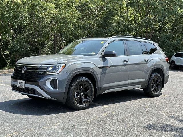 2024 Volkswagen Atlas 2.0T Peak Edition SEL