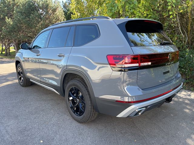 2024 Volkswagen Atlas 2.0T Peak Edition SEL