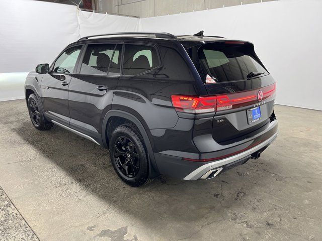 2024 Volkswagen Atlas 2.0T Peak Edition SEL