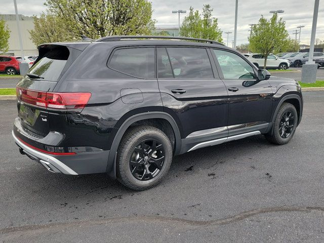 2024 Volkswagen Atlas 2.0T Peak Edition SEL