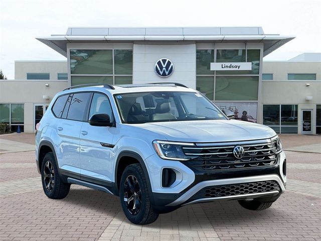 2024 Volkswagen Atlas 2.0T Peak Edition SEL