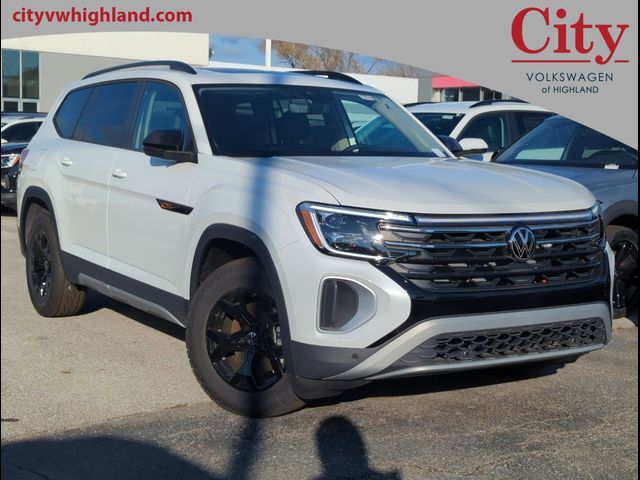 2024 Volkswagen Atlas 2.0T Peak Edition SEL