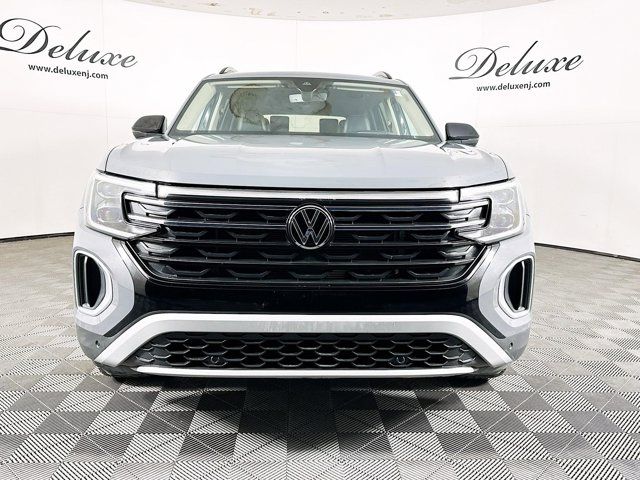 2024 Volkswagen Atlas 2.0T Peak Edition SEL