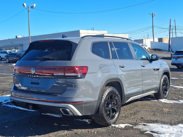 2024 Volkswagen Atlas 2.0T Peak Edition SEL