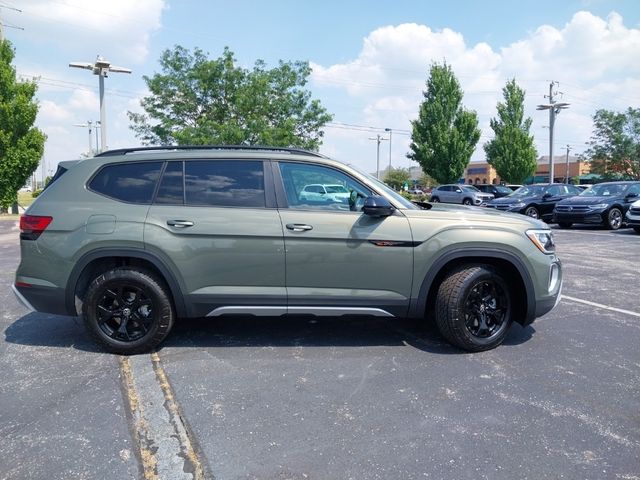 2024 Volkswagen Atlas 2.0T Peak Edition SEL