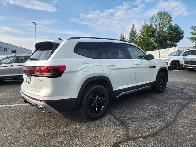 2024 Volkswagen Atlas 2.0T Peak Edition SEL