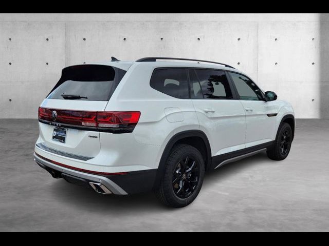 2024 Volkswagen Atlas 2.0T Peak Edition SEL