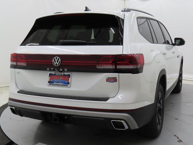 2024 Volkswagen Atlas 2.0T Peak Edition SEL