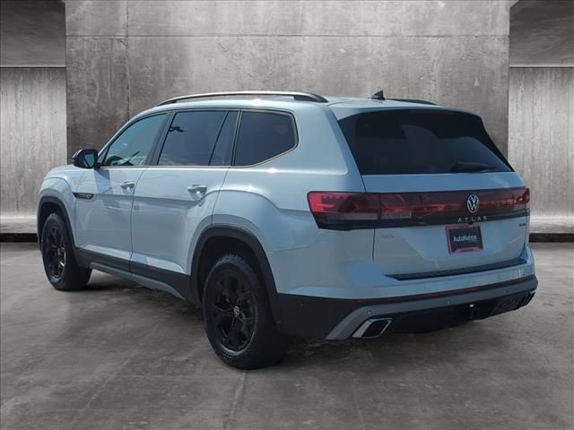 2024 Volkswagen Atlas 2.0T Peak Edition SEL