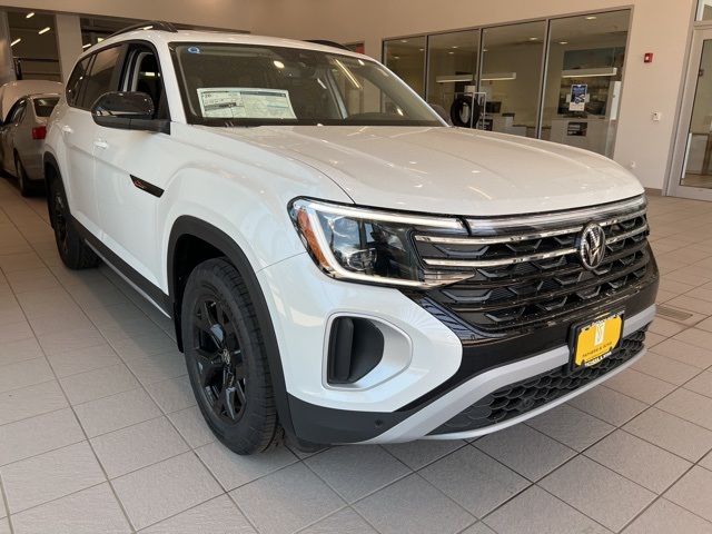 2024 Volkswagen Atlas 2.0T Peak Edition SEL